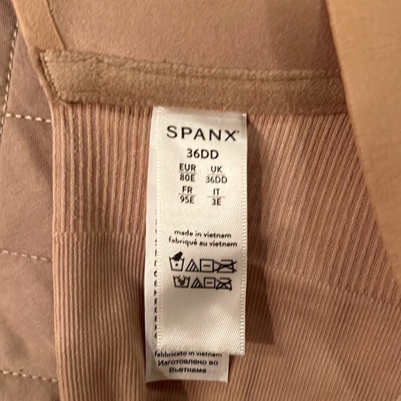 NWOT SPANX bra 36DD - Picture 3 of 3